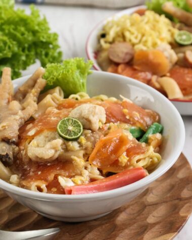 Ostre jedzenie na śniadanie - czy to dobry pomysł?