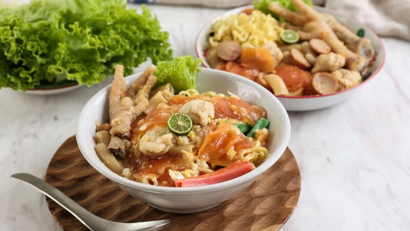 Ostre jedzenie na śniadanie - czy to dobry pomysł?